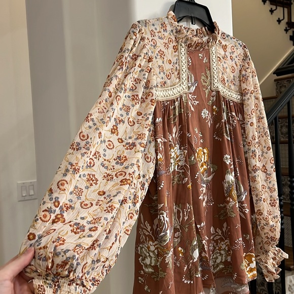 Long Sleeve Top with see through sleeves. Size small. Brown and orange - Picture 3 of 6